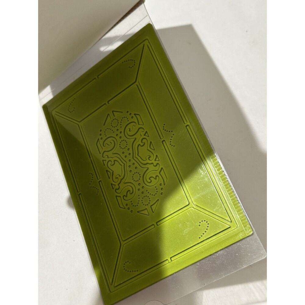 Cuttlebug LACE DOOR Embossing‎ PLUS Folder Cut & Emboss Card + Reindeer Folder - Picture 4 of 4